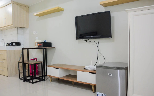 Comfortable Studio Apartment at Springlake Summarecon