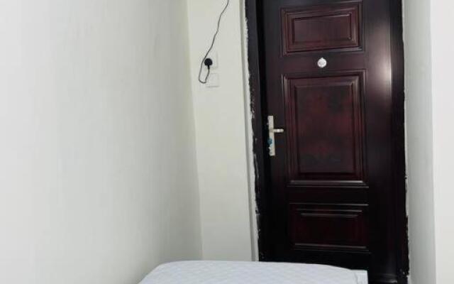 Cozy and low budget studio in a kilimani apartment