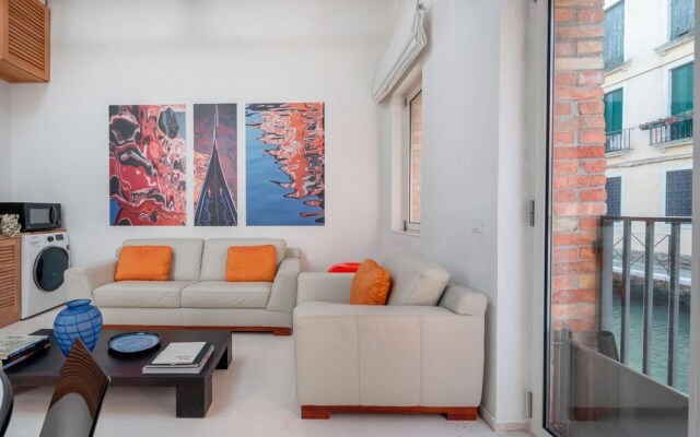 The Waterview Alcove