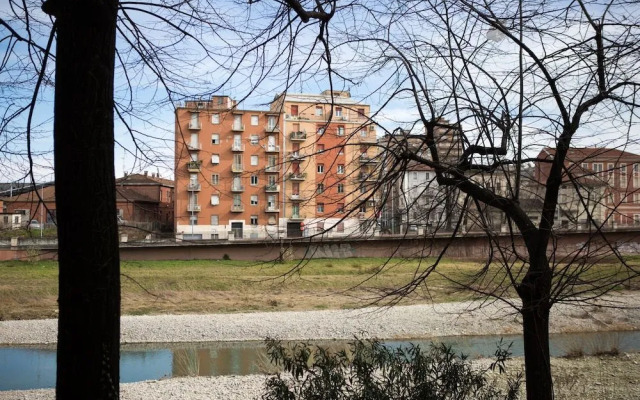 Parma Railway Station Apartment with Garage