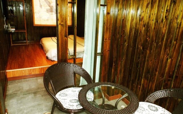 Narrow Alley Hostel