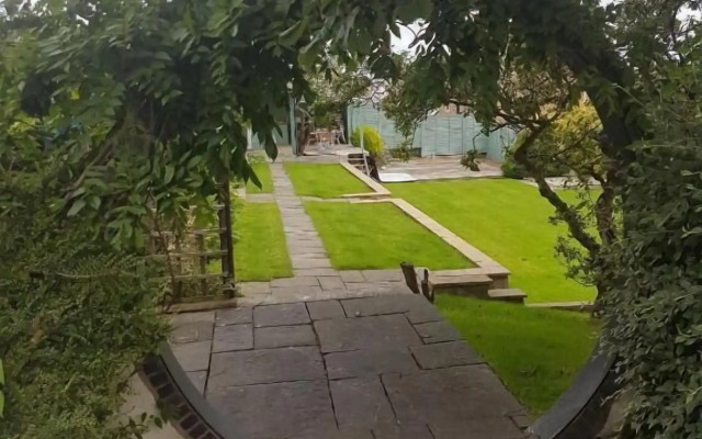 The Glenerne Guest House