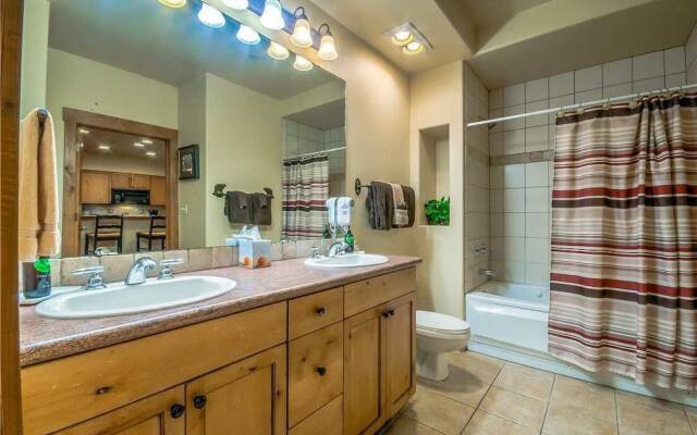 Timberline Lodge 2111