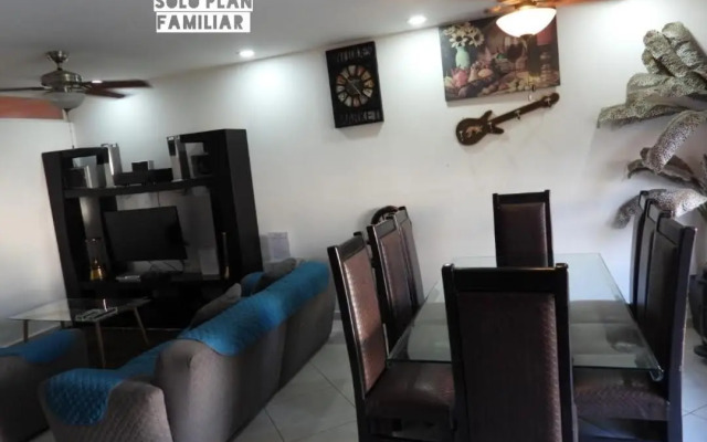 Bonita Casa en Condominio con Alberca y Acceso al Lago