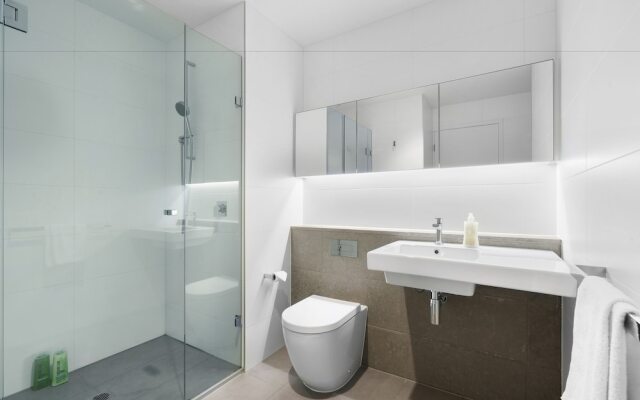 EDWARD, 3BDR Melbourne Apartment