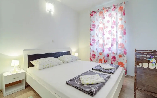 Seabreeze Apartments With Jacuzzi