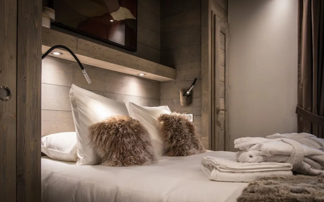 Yellowstone Lodge Chalet 3