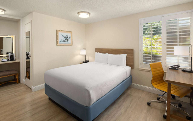 Days Inn by Wyndham Maui Oceanfront