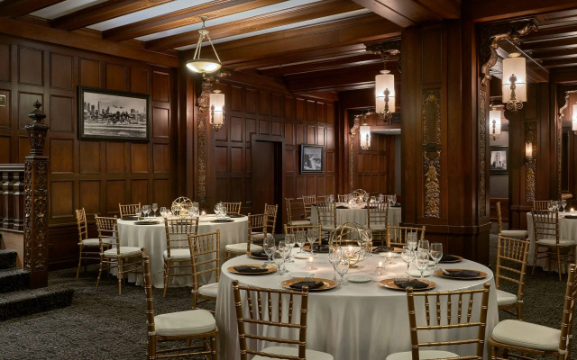 Hotel Phillips Kansas City Curio Collection by Hilton