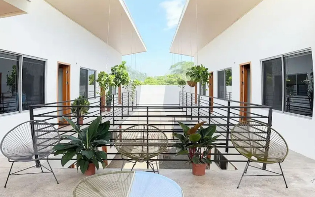 Nomad Living CR