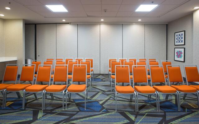 Holiday Inn Express Hotel & Suites Tupelo by IHG