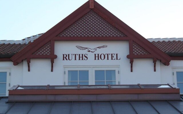 Ruths Hotel