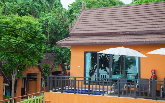 Phi Phi Long Beach Bungalow