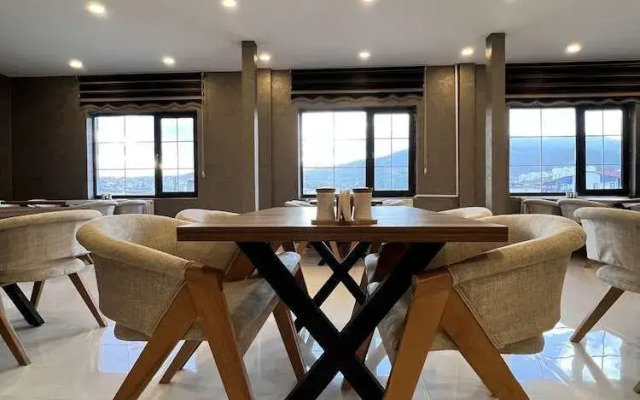 Avazem Suite Hotel