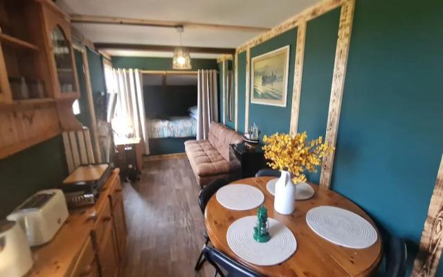 Sea View hut Sleeps 4/6