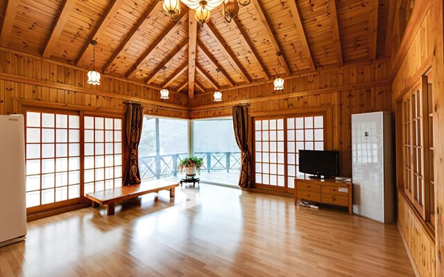Yangsan Solmaru Pension