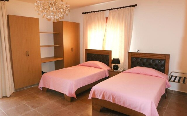 Oak Hills Hotel
