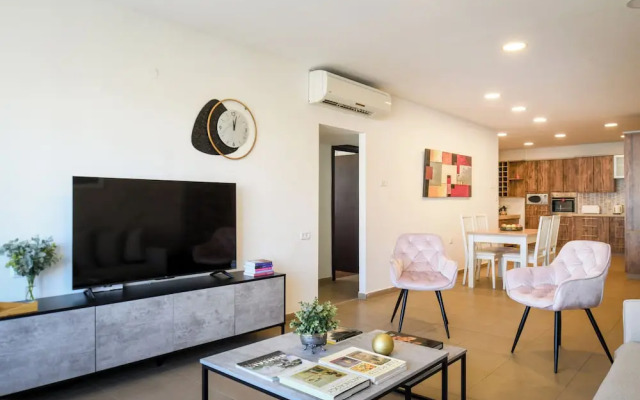 Comfy Haven in Netanya CTR by Sea N'Rent