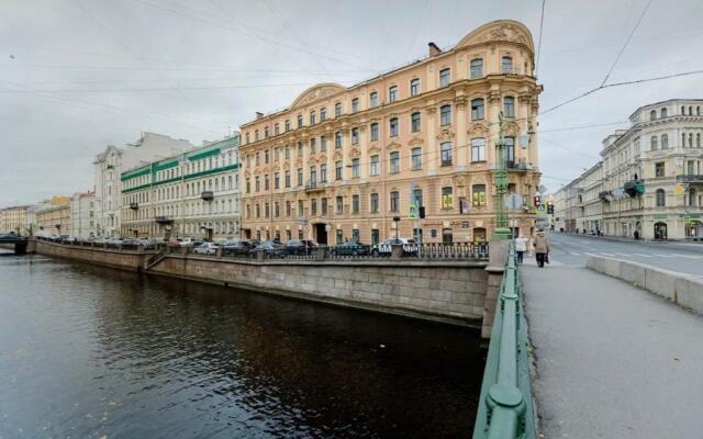 DeRent Aparts (ДеРент Апартс) на набережной канала Грибоедова 79