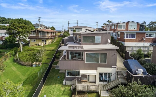 Sensational North Shore Retreat -Netflix