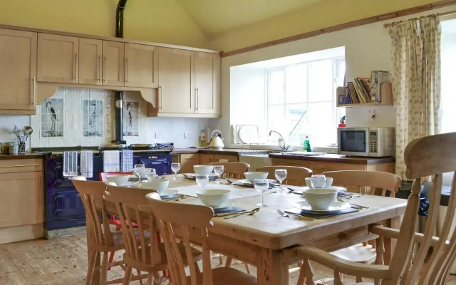 Hume Orchard Steading