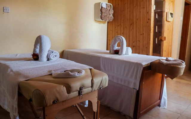 Tanga Beach Resort & Spa