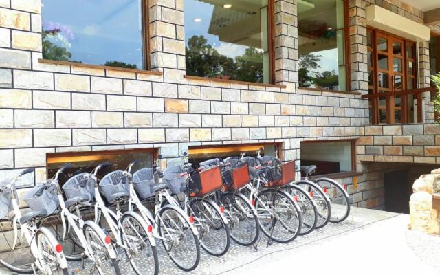 Hua Ge Hot Spring Hotel