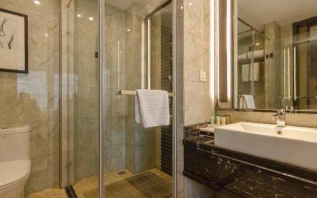 Lens International Hotel