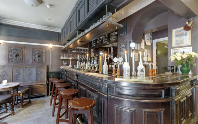 Guy Fawkes Inn