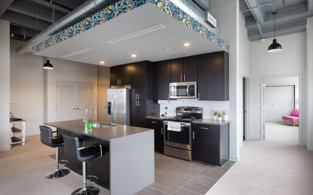 Spacious 1BR with Free Parking | Zen@Boss