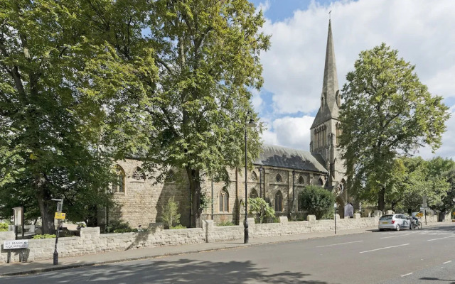 Superb Studio Apartment With Garden Views Near Camden