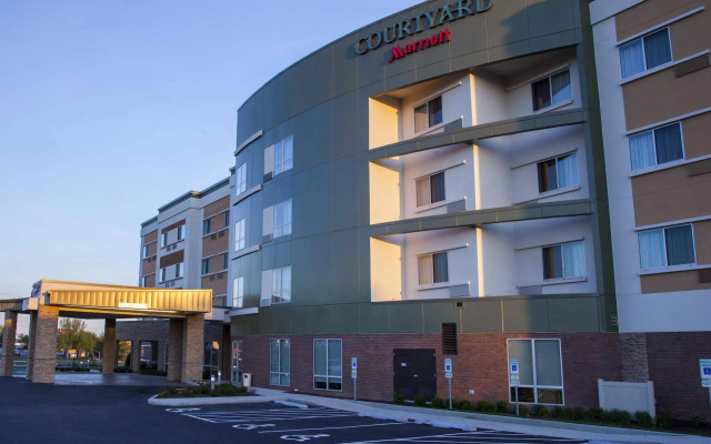 Courtyard by Marriott St. Louis St. Peters