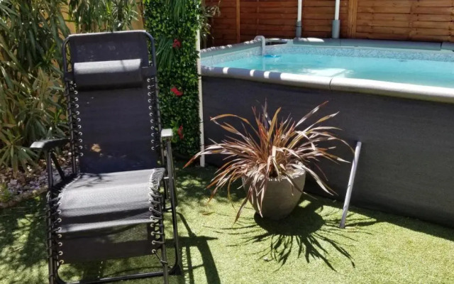 Maison neuve avec jardin au calme