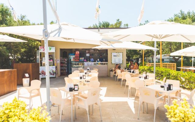 Club Del Sole Stork Family Collection