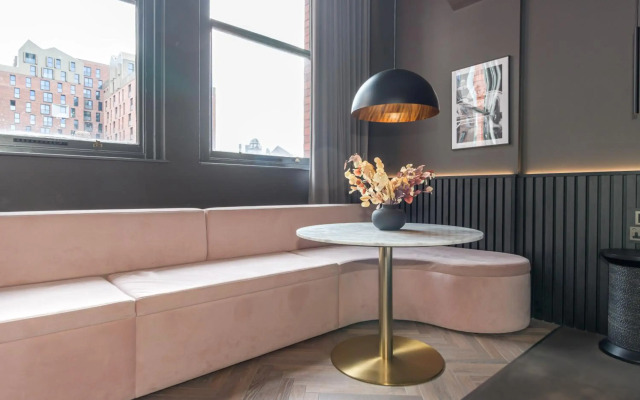 Velvet Hotel