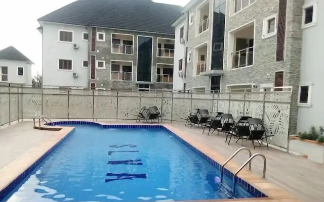 Sterling Lakeview Apartment