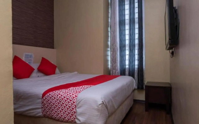 OYO 614 D'PINETREES Hotel