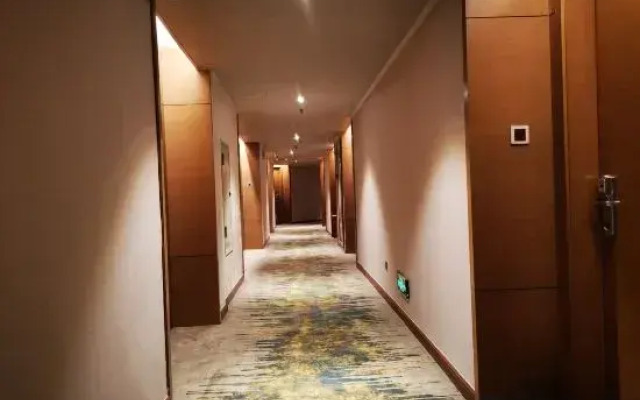 Longchuan Wanlong Business Hotel