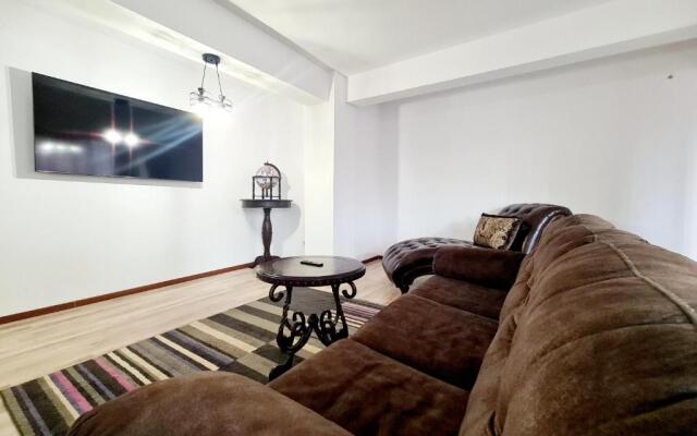 R.O.S.E. Apartment