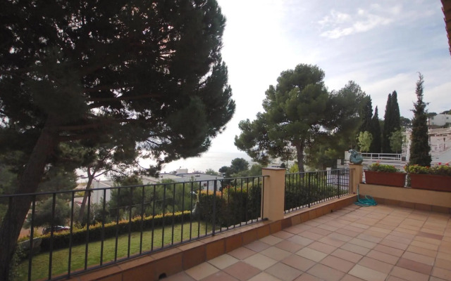 Lovely garden house in mar menuda