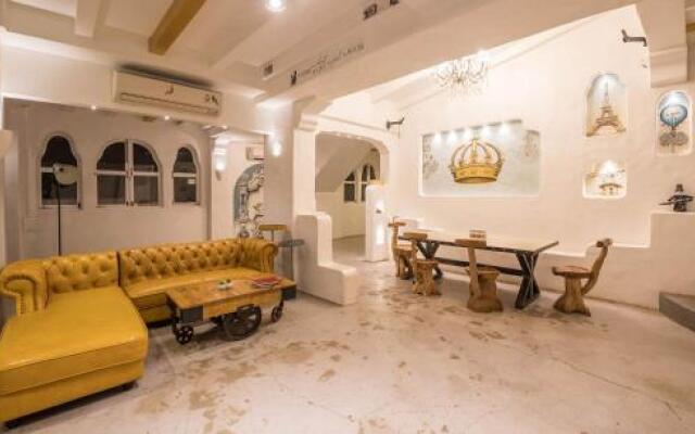 SaffronStays Casa Blanca