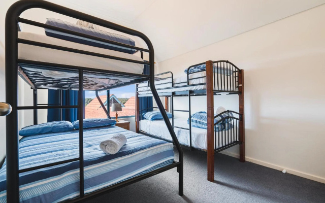 All Decked Out, Geographe Marina – Guest Rooms – Geographe