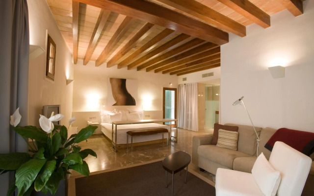 Petit Palace Hotel Tres