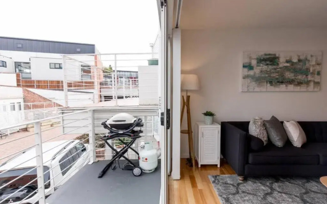 Chic Hobart Townhouse sleeps 9 - perfect location
