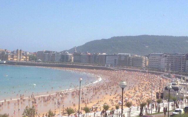 SEAFRONT LUXURY STUDIO - by SanSebastianApartments.es