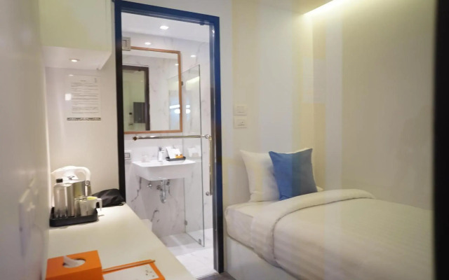 S Box Sukhumvit Hotel