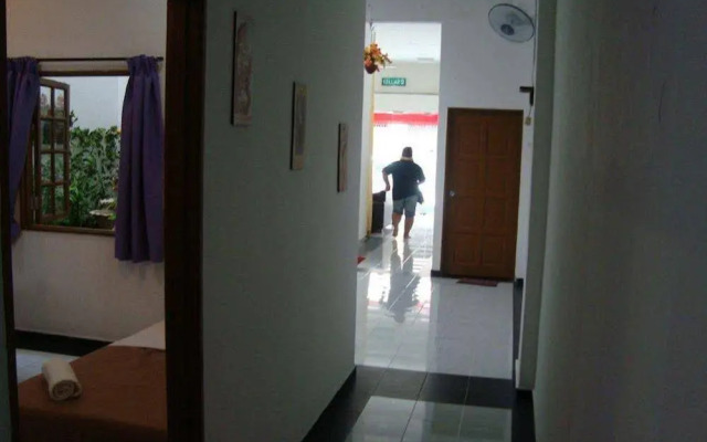 River Golden House - Hostel