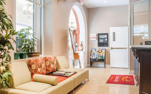 Woodstock Inn and Suites