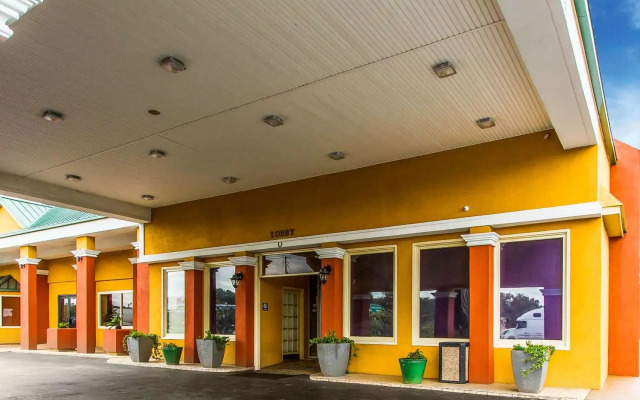 Motel 6 Opelika, AL