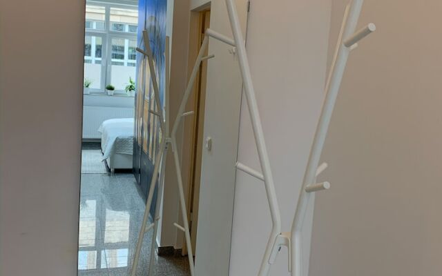 Relax Aachener Boardinghouse Main Train Station